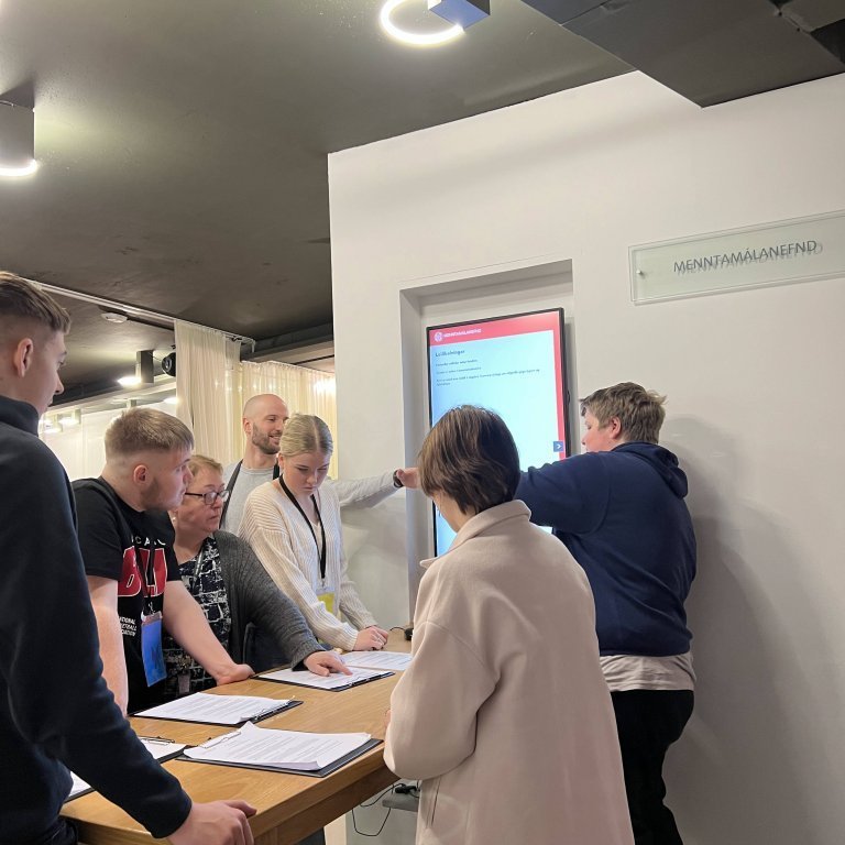 20220308_102312085_ios