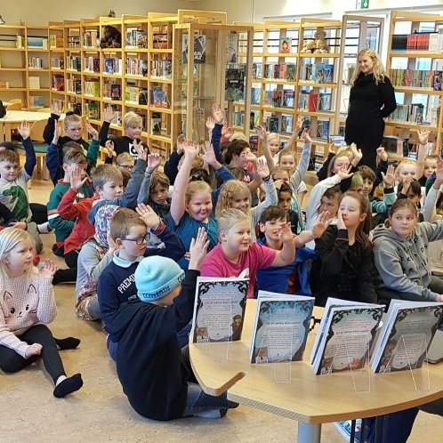 4f6625ae559148aee3a82da94ee38ca4