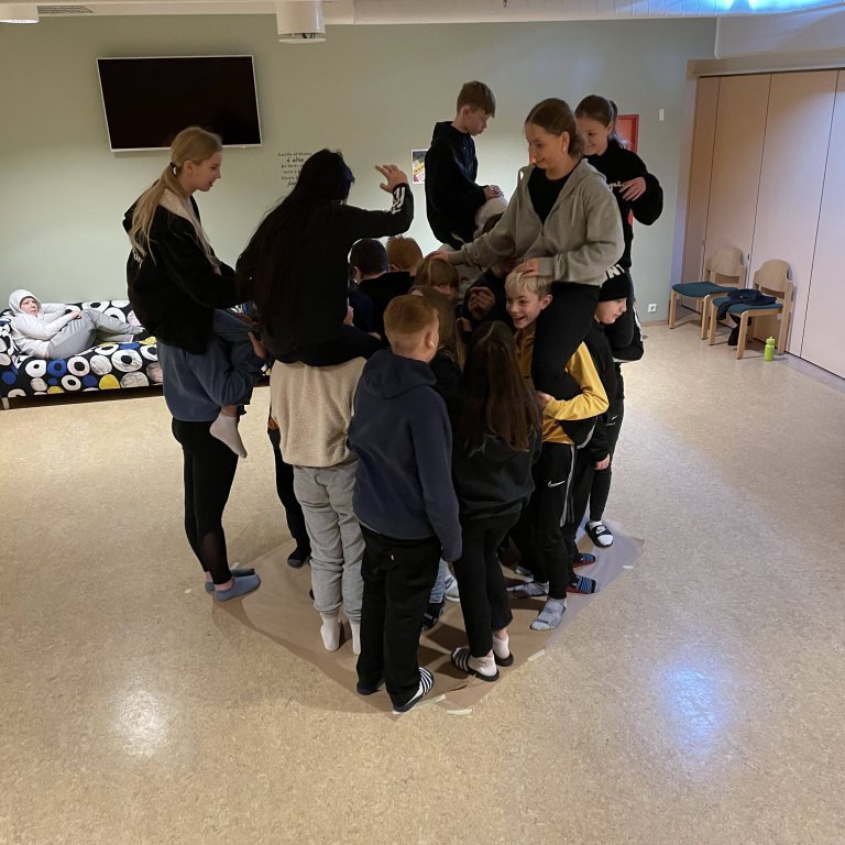 20210205_093549901_ios