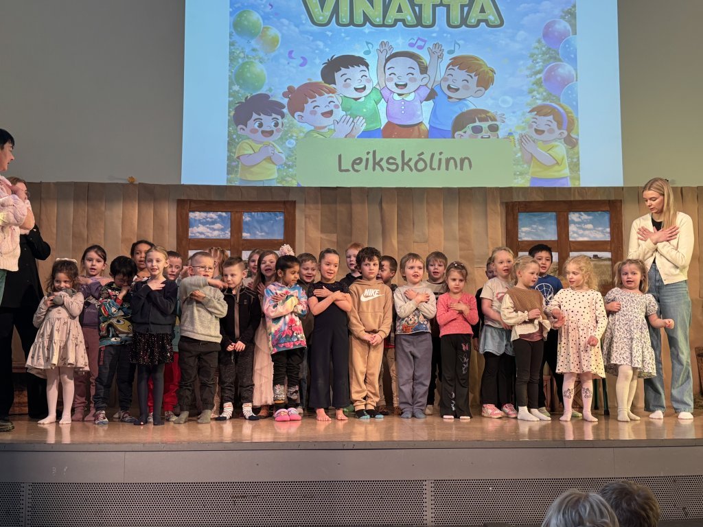 Árshátíð 1. - 2. bekkjar ásamt útskriftarhóp leikskólans