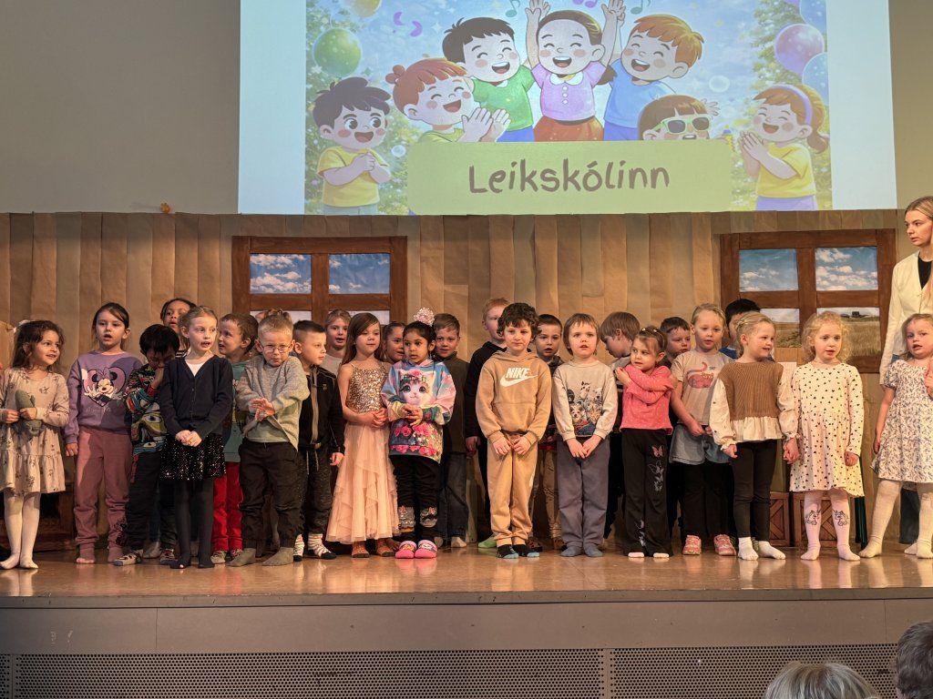 Árshátíð 1. - 2. bekkjar ásamt útskriftarhóp leikskólans