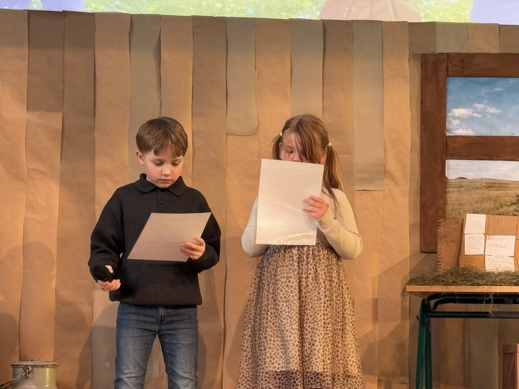 Árshátíð 1. - 2. bekkjar ásamt útskriftarhóp leikskólans