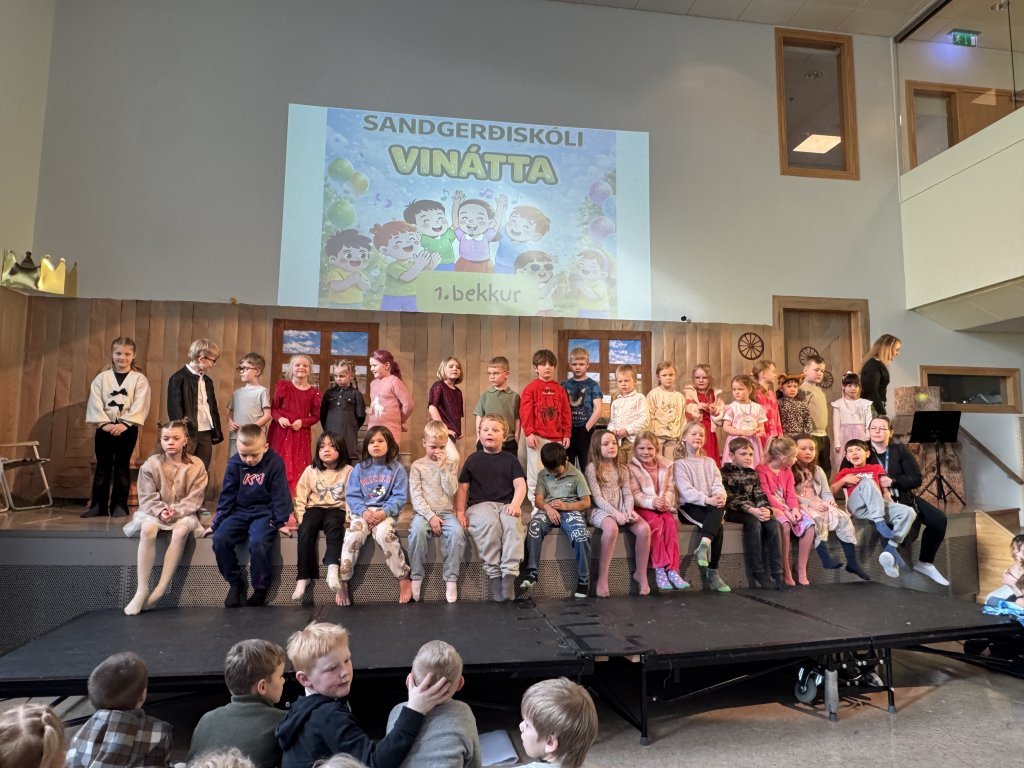 Árshátíð 1. - 2. bekkjar ásamt útskriftarhóp leikskólans