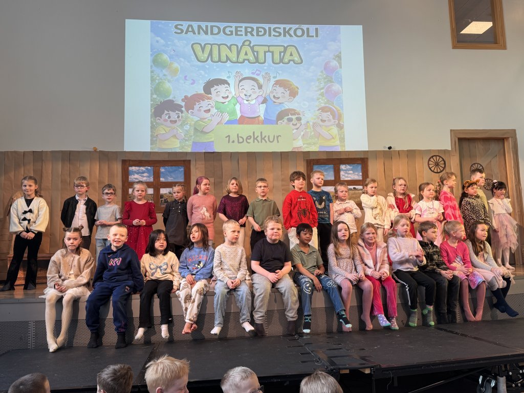 Árshátíð 1. - 2. bekkjar ásamt útskriftarhóp leikskólans