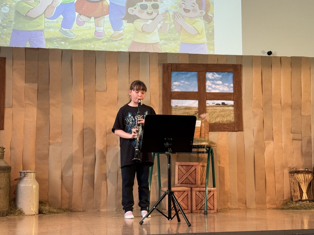 Árshátíð 1. - 2. bekkjar ásamt útskriftarhóp leikskólans