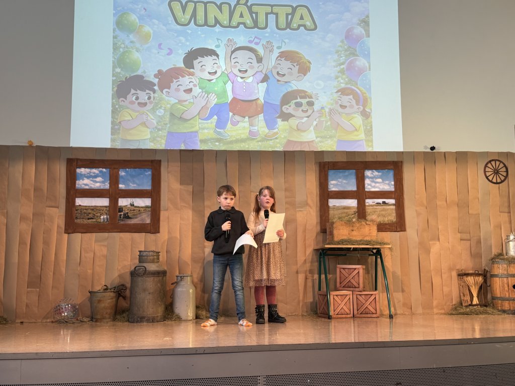 Árshátíð 1. - 2. bekkjar ásamt útskriftarhóp leikskólans