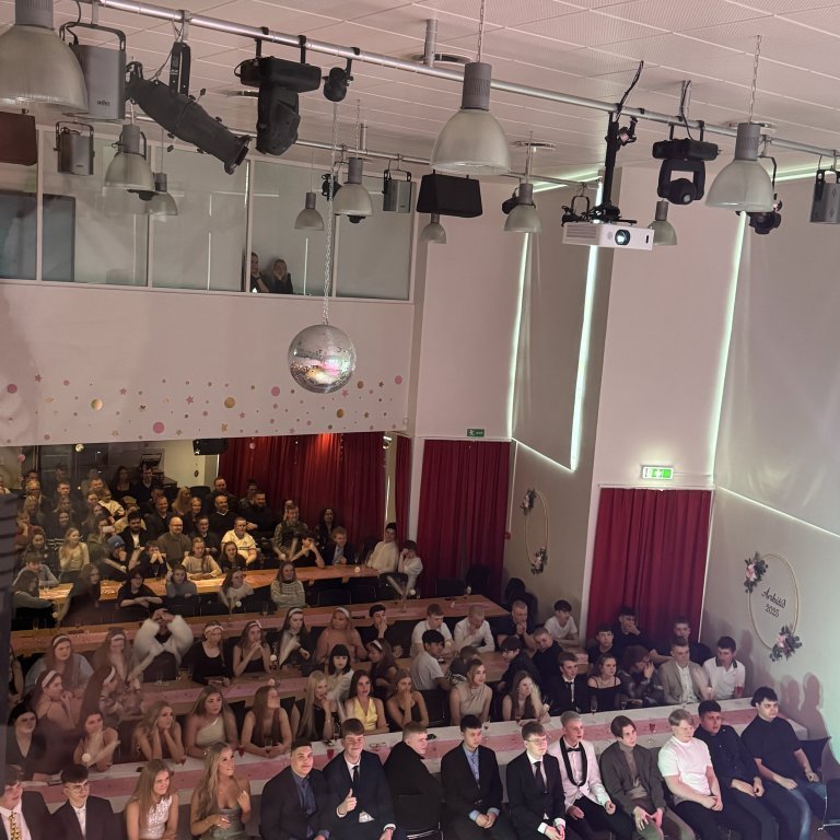 20250410_194428515_ios