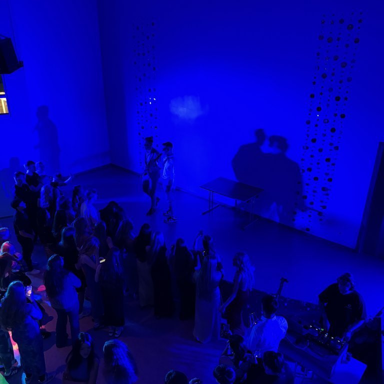 20250410_214531967_ios