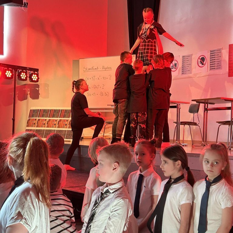 430305999_408767188409701_1434835357602255338_n