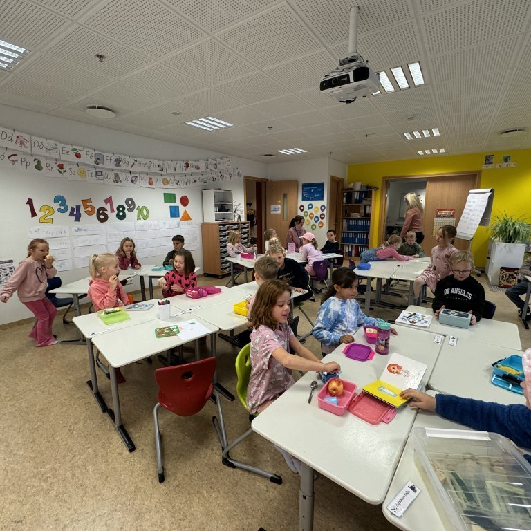 20241023_093443974_ios