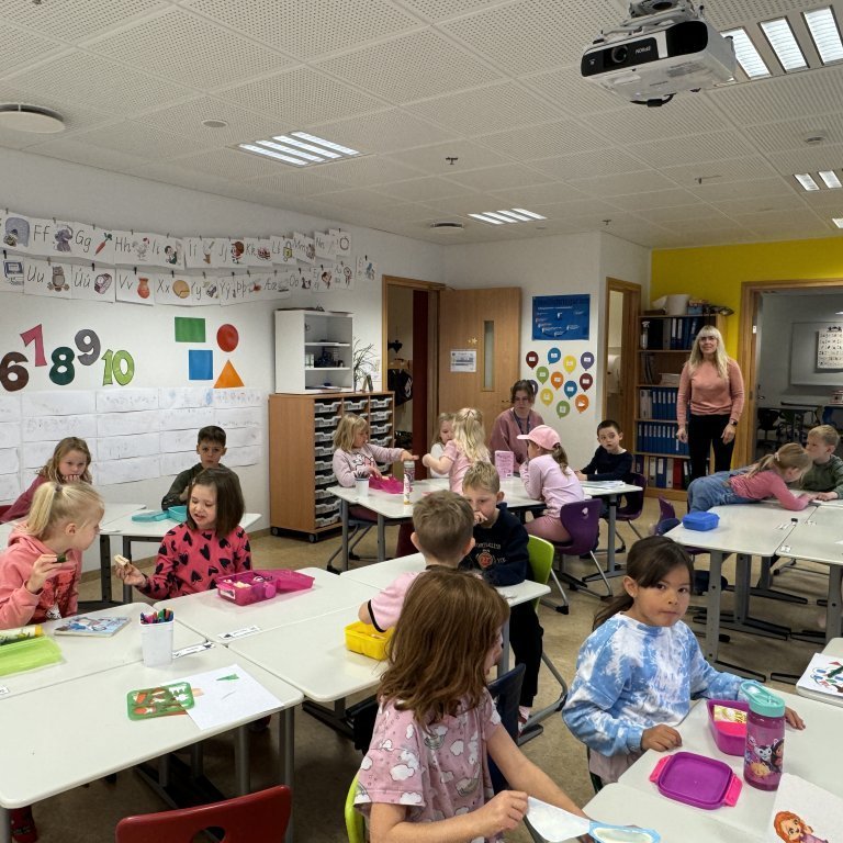 20241023_093446935_ios