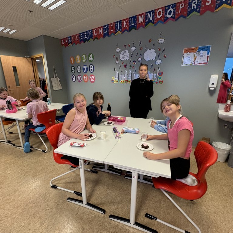 20241023_093756177_ios