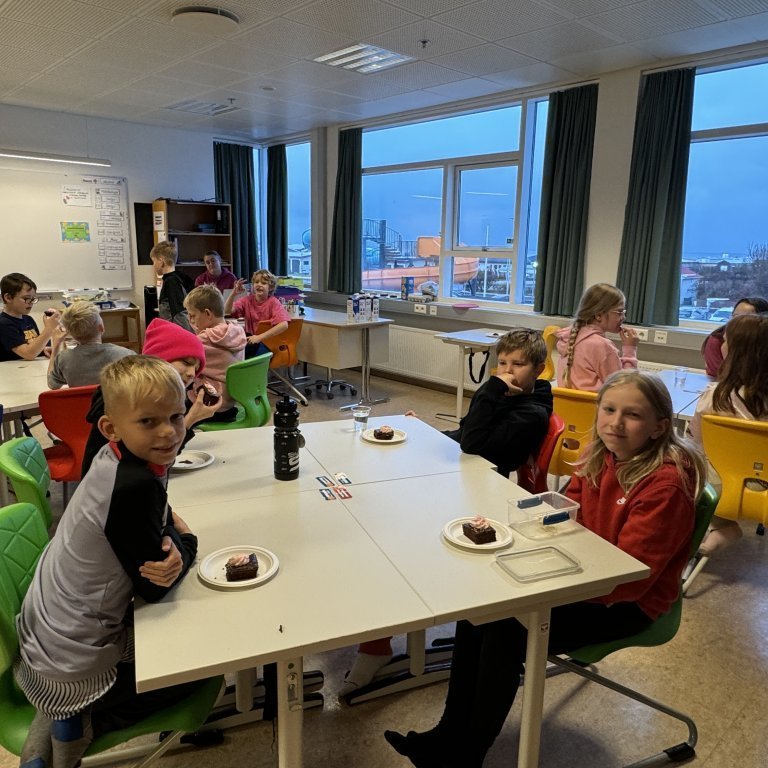 20241023_093842242_ios