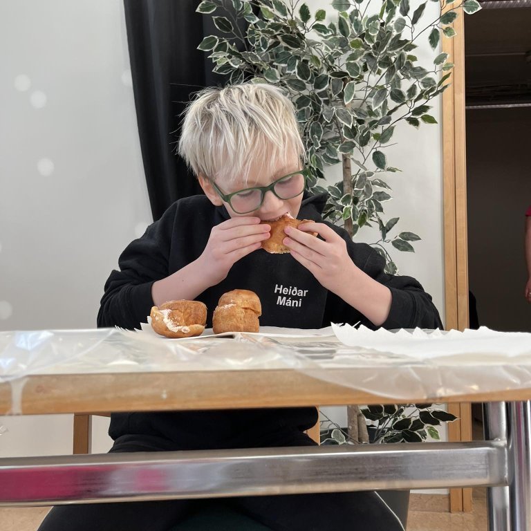 426808575_343841891958356_3413943878837773861_n