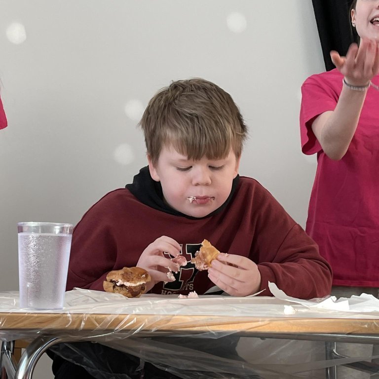 427827977_928427735537367_5465842884546037313_n