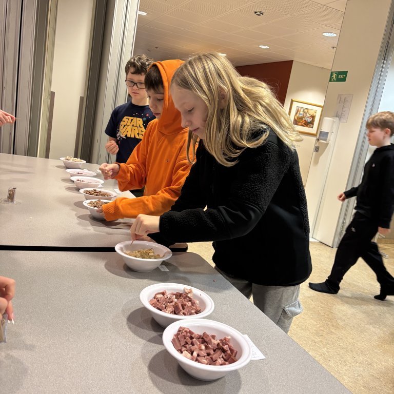 20250124_085421415_ios