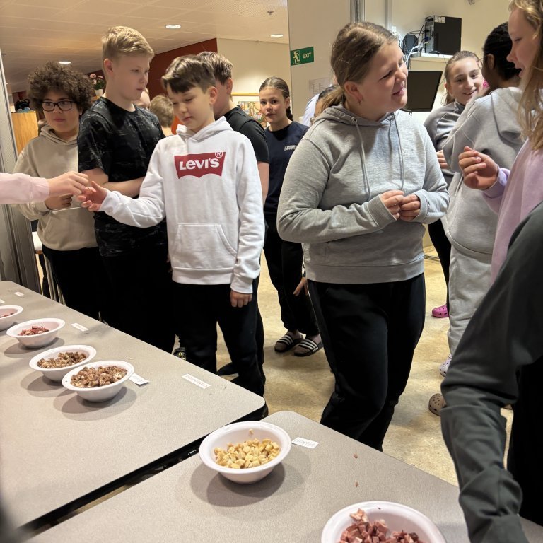 20250124_090354946_ios