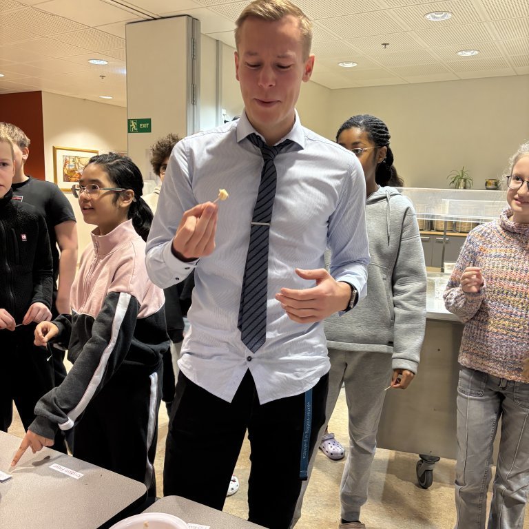 20250124_090450686_ios