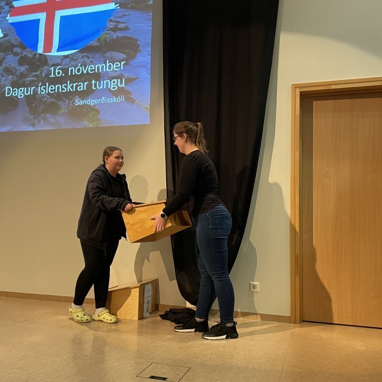 20231116_091200410_ios