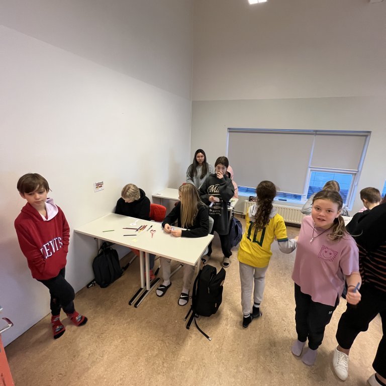 20231108_104409337_ios