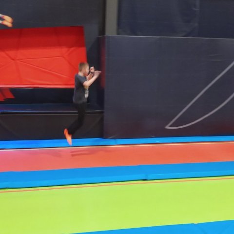 7. bekkur í Rush trampólíngarðinum