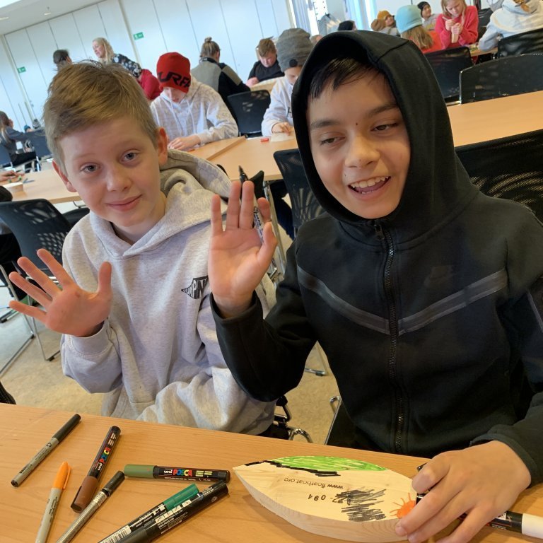 20220405_102536067_ios