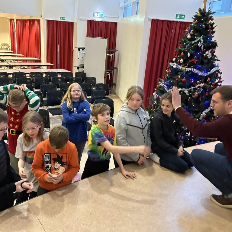 403399878_285841837788617_8031341421322678416_n