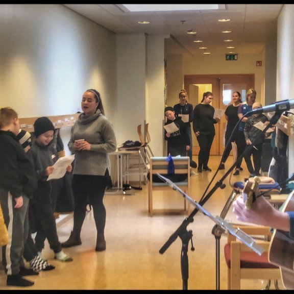 abc3fac5-192b-4b94-9a7a-f9e5ee63e588