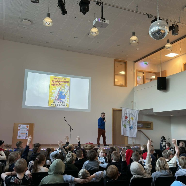 20251204_135822483_ios