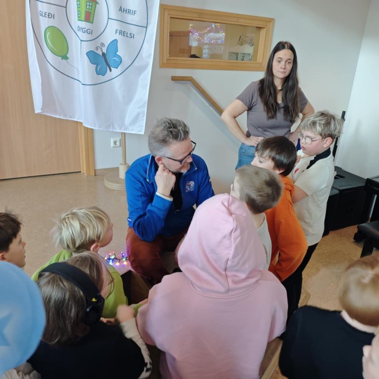 20251204_135835139_ios