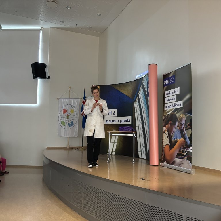 20240830_092407234_ios