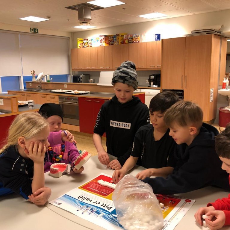 84133423_115933713185024_9196006884656545792_n