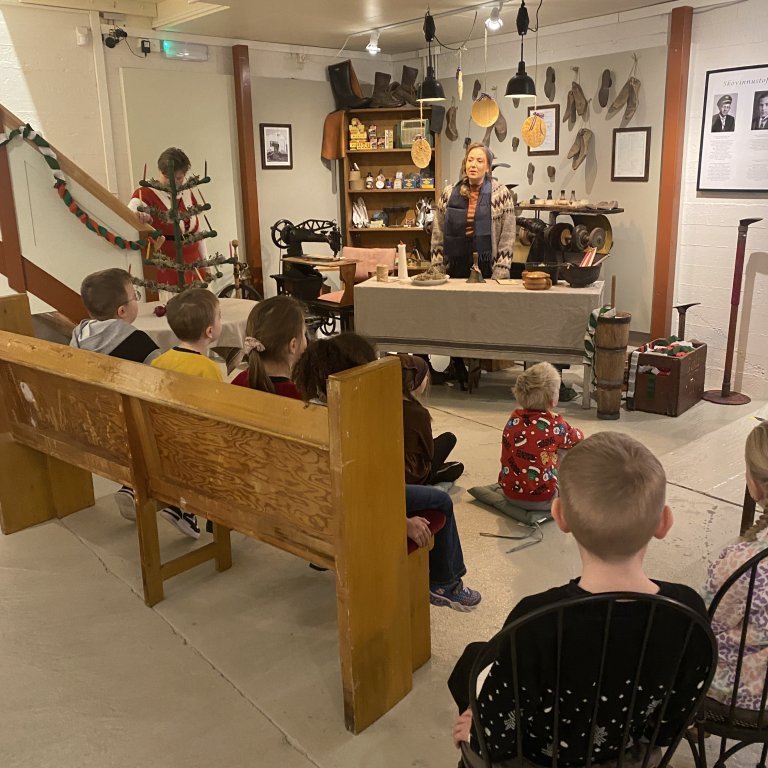 20231208_085044604_ios