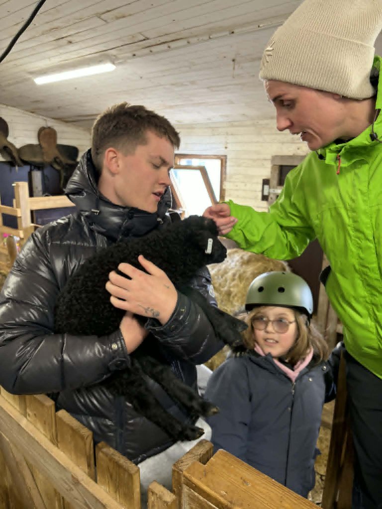 Heimsókn í fjárhúsin, 4. bekkur