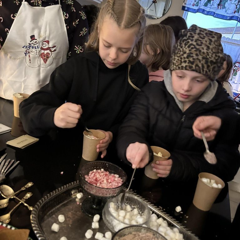 403410695_1408282076432044_2527181464046335910_n