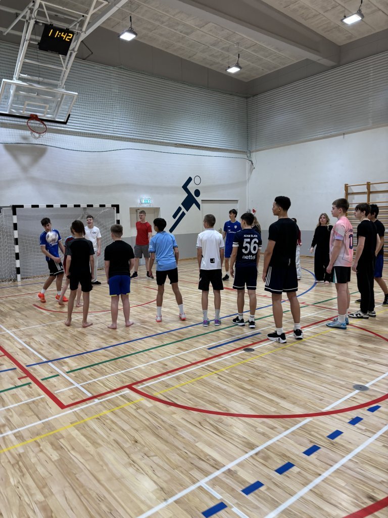 Jólastöðvar unglinga