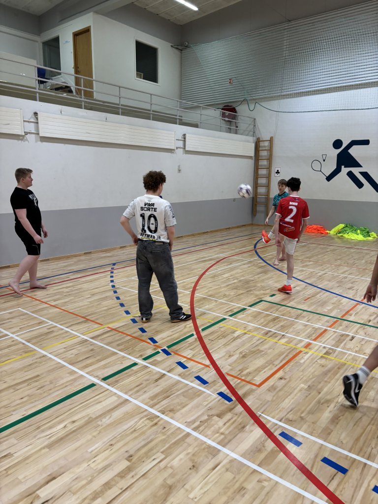 Jólastöðvar unglinga