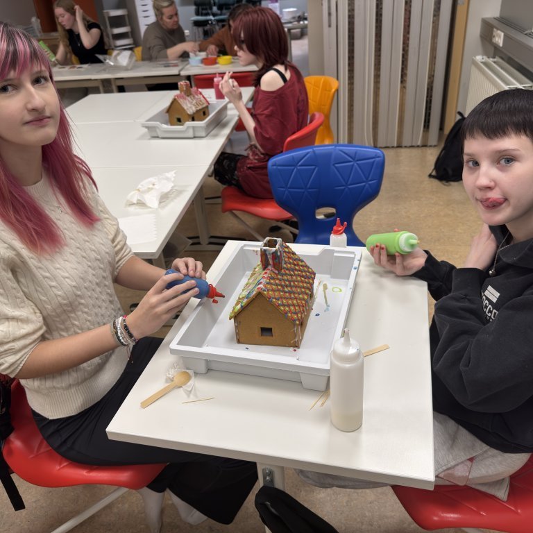 20251216_103033993_ios