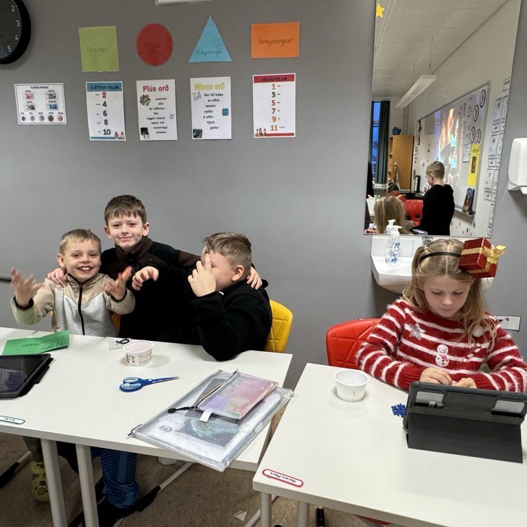 20251216_104435737_ios