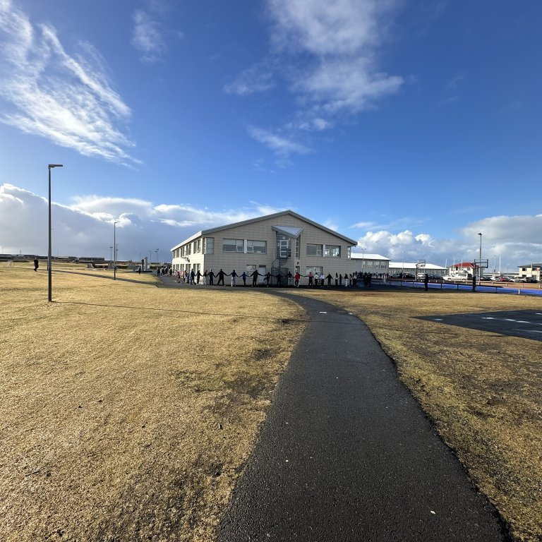 20250321_105443217_ios