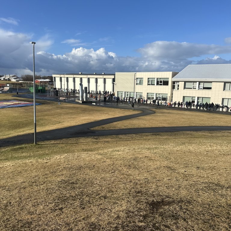 20250321_105623026_ios