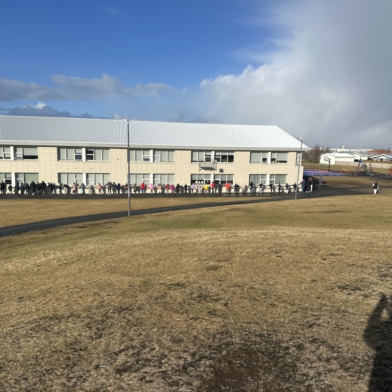 20250321_105625505_ios