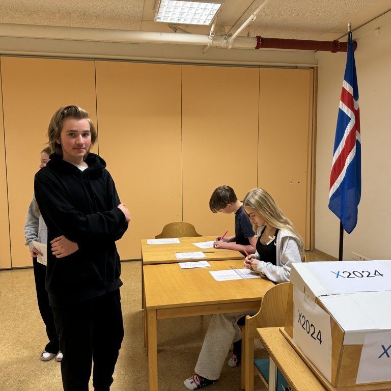 20241127_103539197_ios