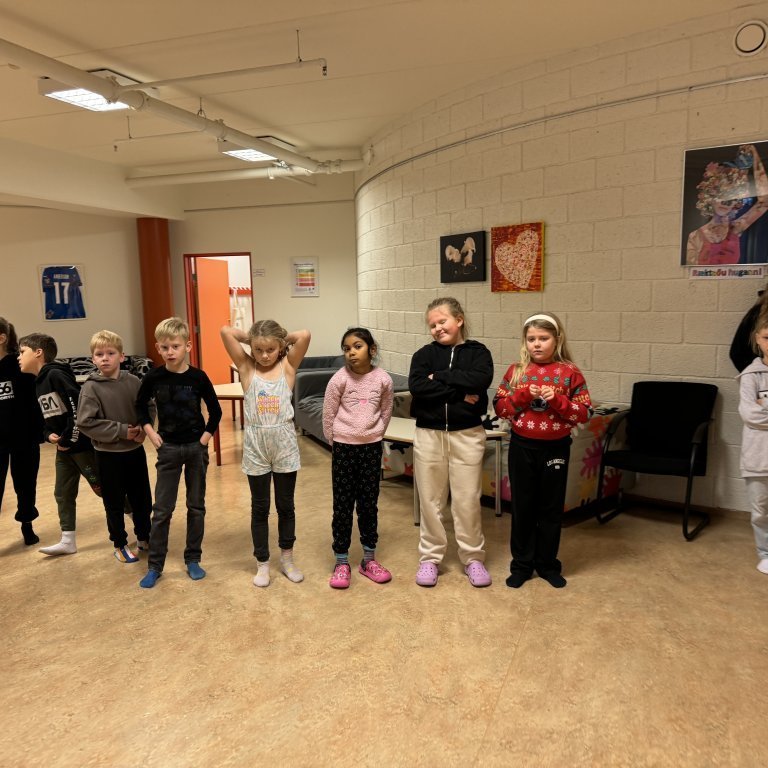 20241127_105441068_ios