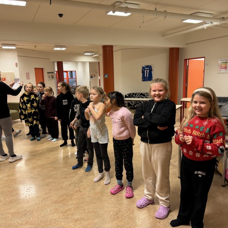 20241127_105443707_ios