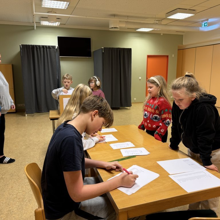 20241127_105600840_ios