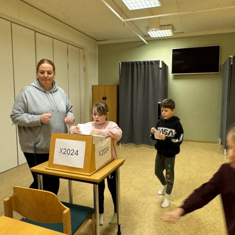 20241127_105940977_ios