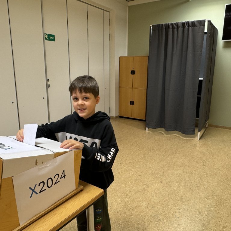 20241127_105949702_ios