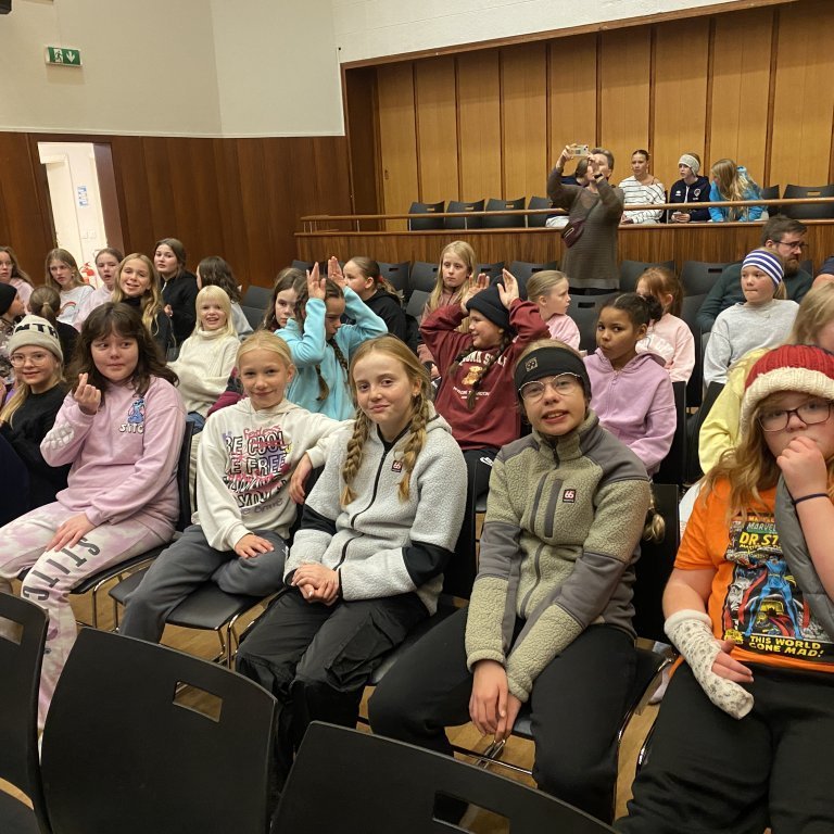 20240927_200638682_ios