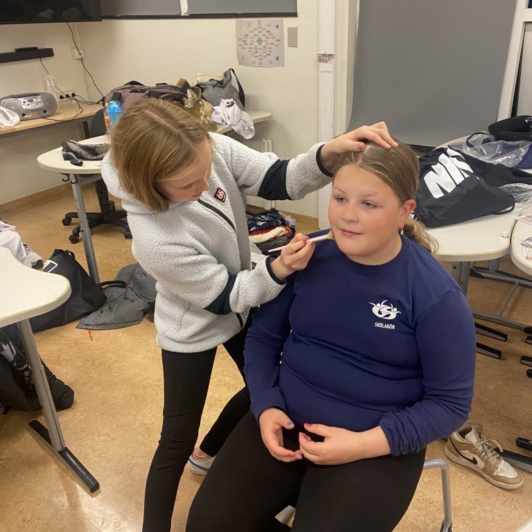 20240928_194146767_ios